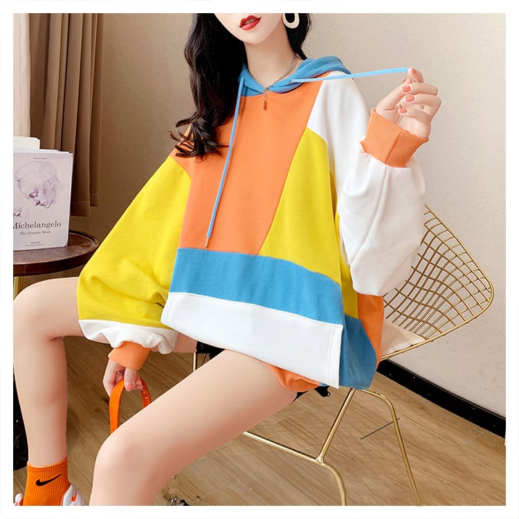 Women's Hooded Sweater Image 8