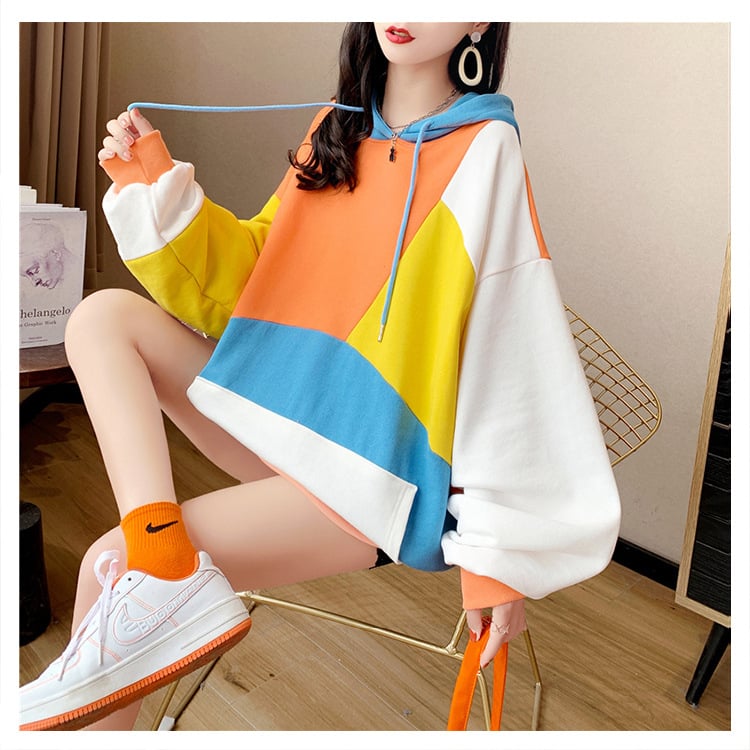 Women's Hooded Sweater Image 4
