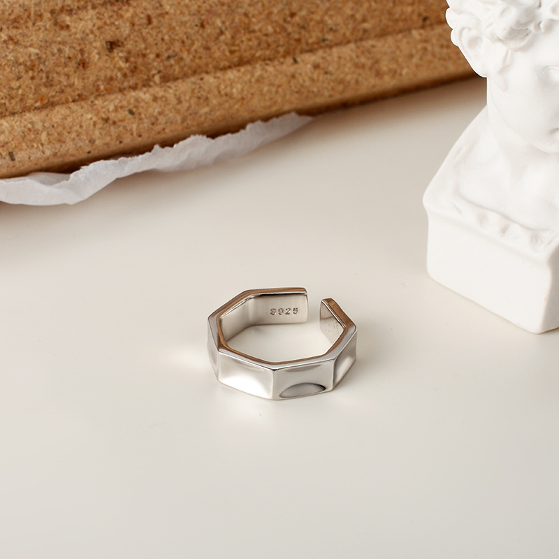 Glossy Geometric Ring