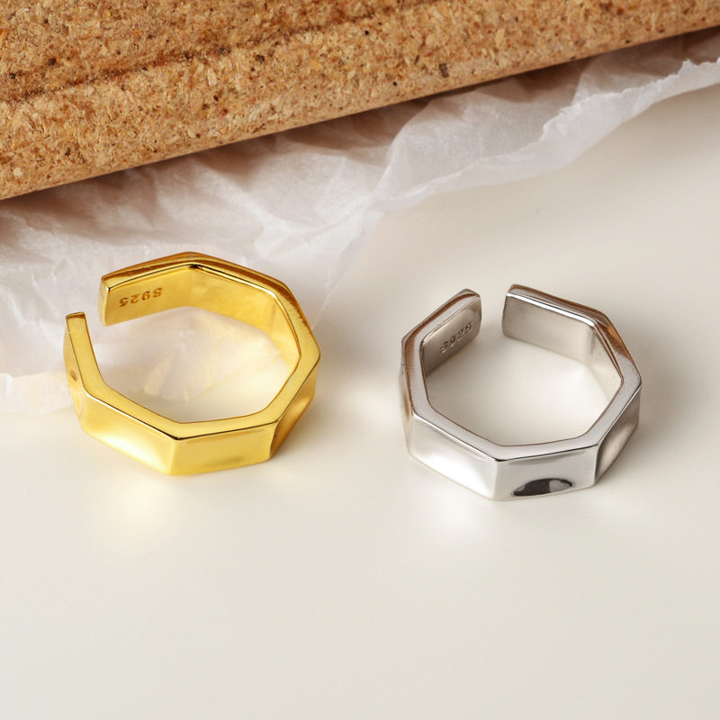 Glossy Geometric Ring
