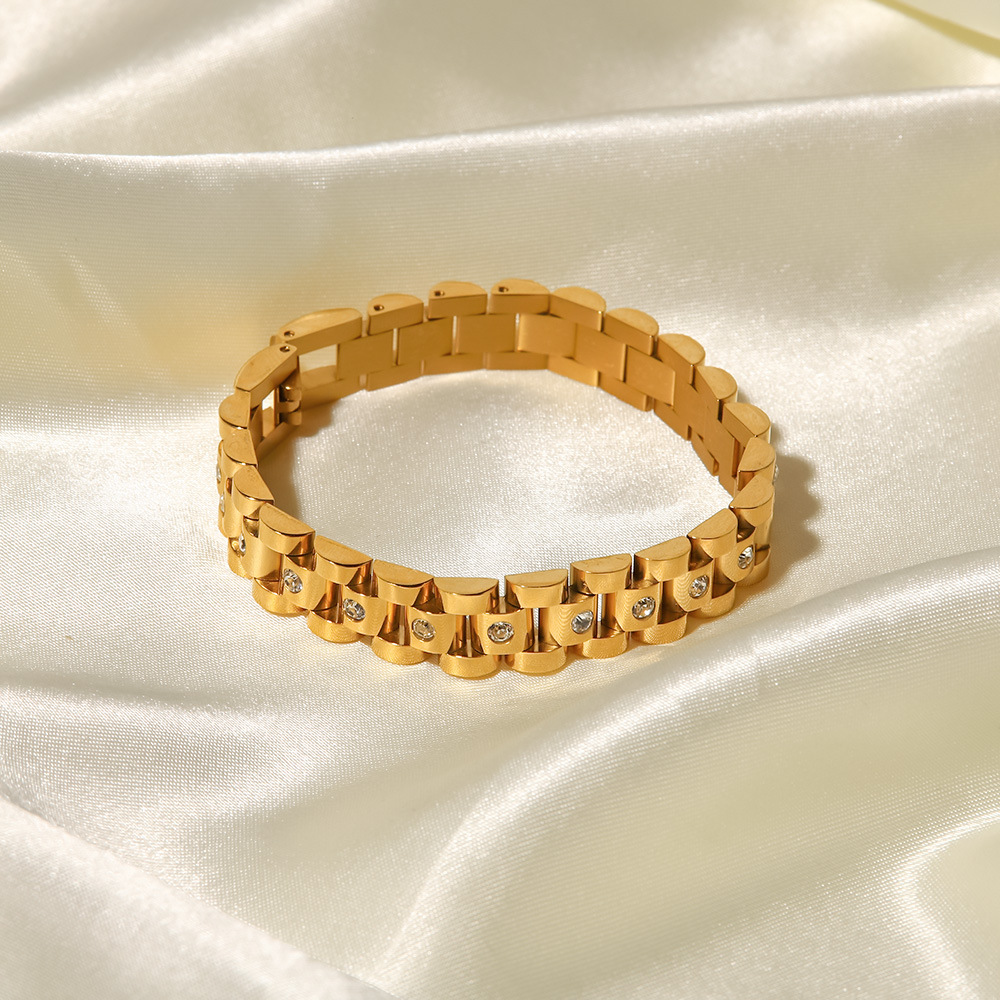 Gladia Gold Bracelet Image 5