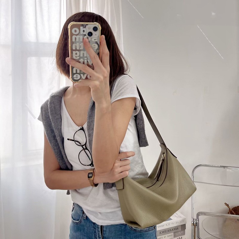 Shoulder Bag Image 2