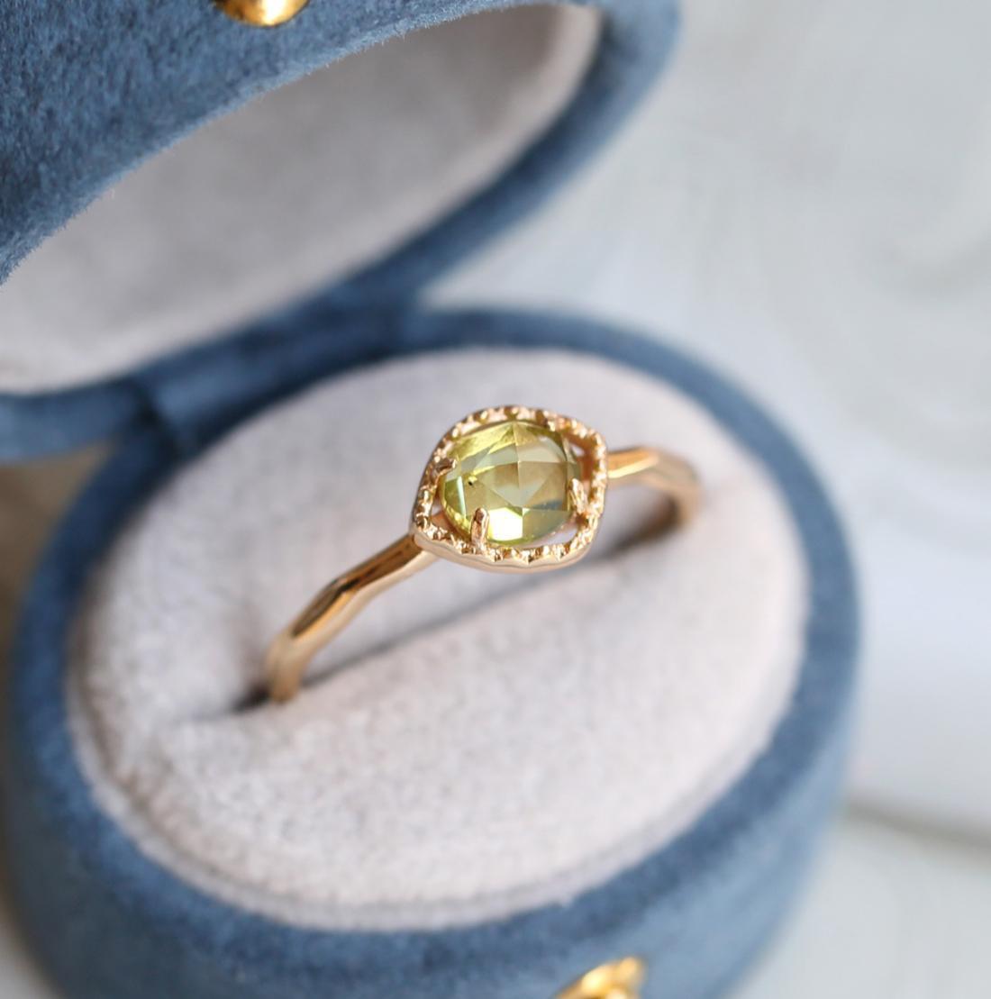 Japanese Imitation Peridot Ring Image 10