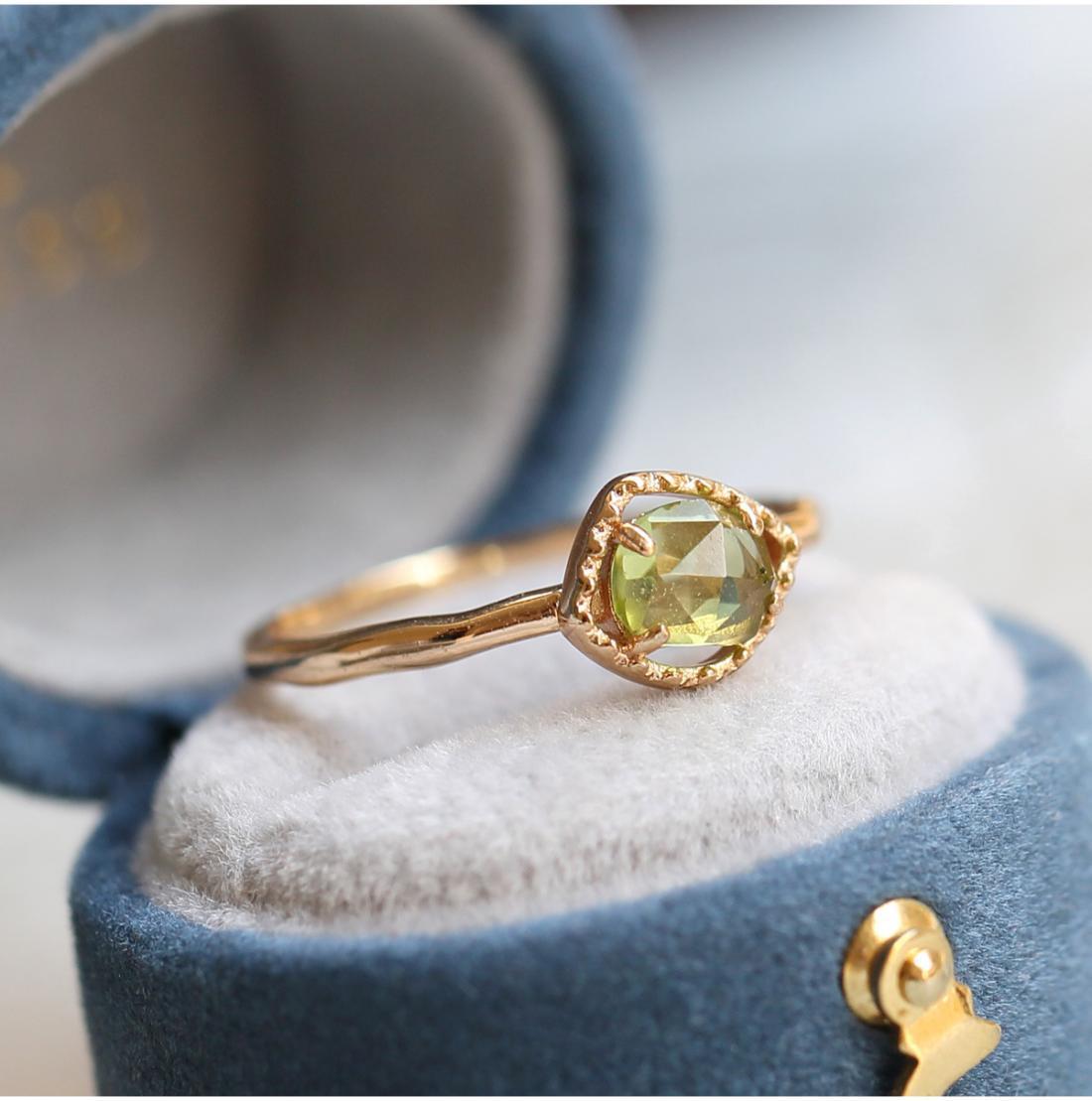 Japanese Imitation Peridot Ring Image 4