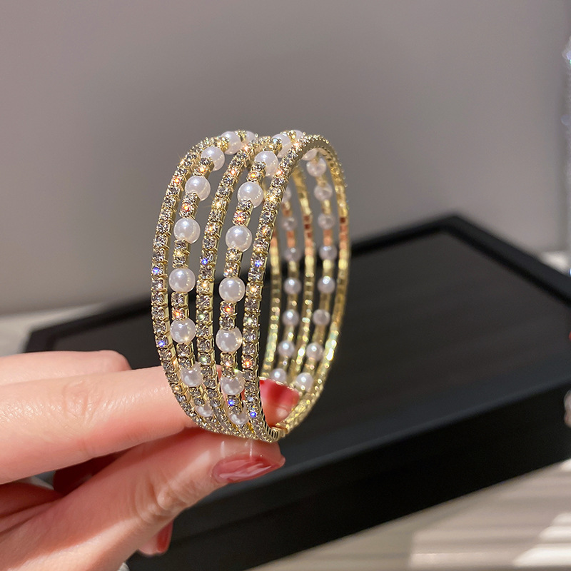 Fashionable Bracelet