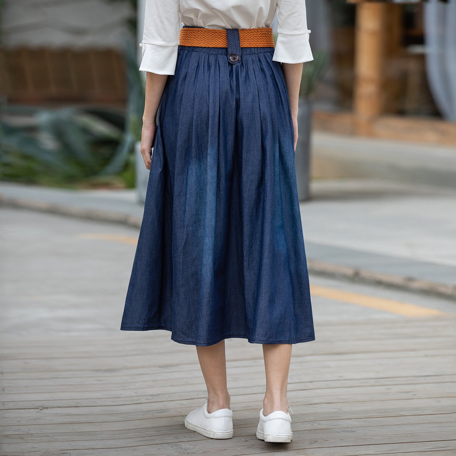 Long Skirt Detail Image 2
