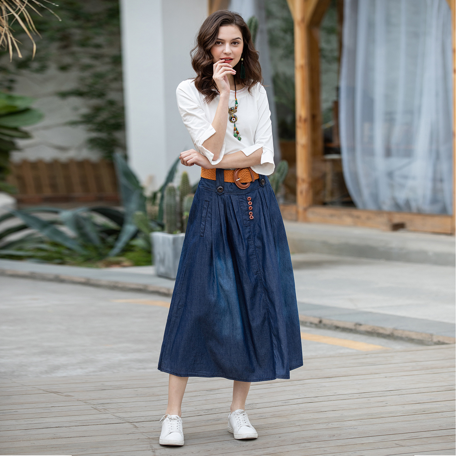 Long Skirt Detail Image 3