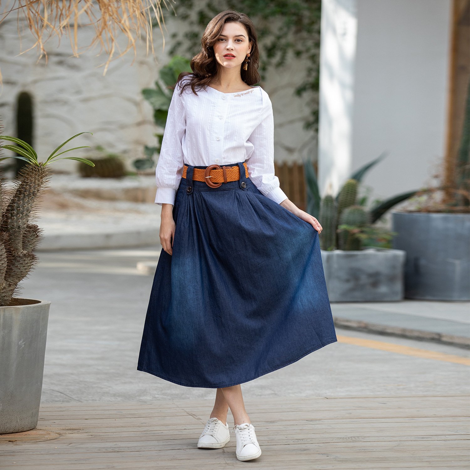 Long Skirt Detail Image 1