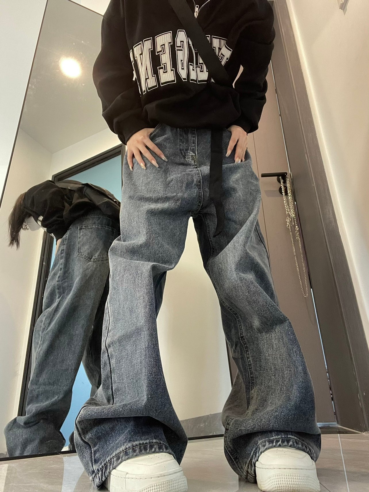 Women's Vintage Loose Wide Leg Jeans Image 5