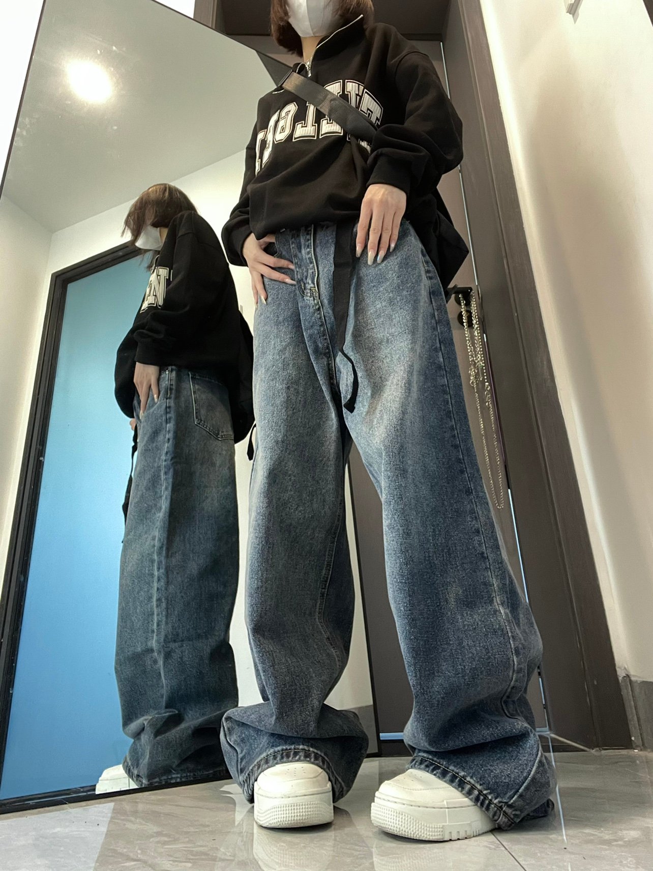 Women's Vintage Loose Wide Leg Jeans Image 3