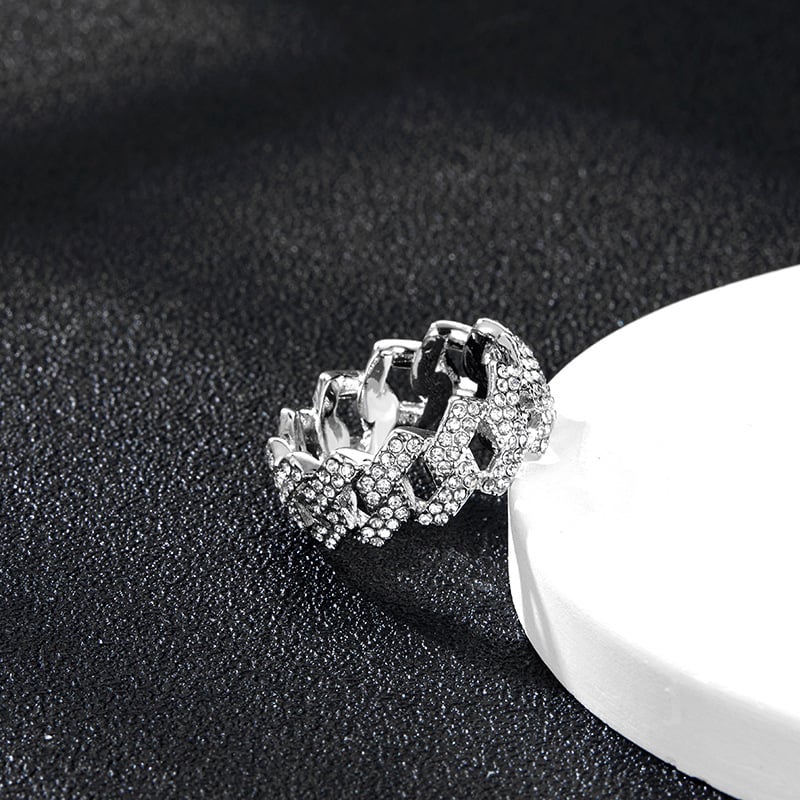 Diamond Shiny Ring Lifestyle