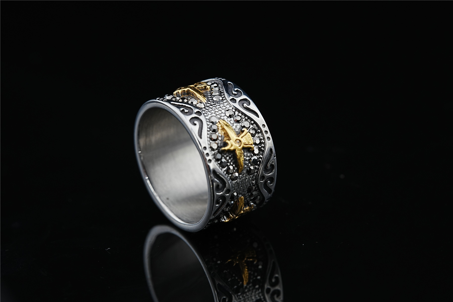 Fashion Ring Close-Up