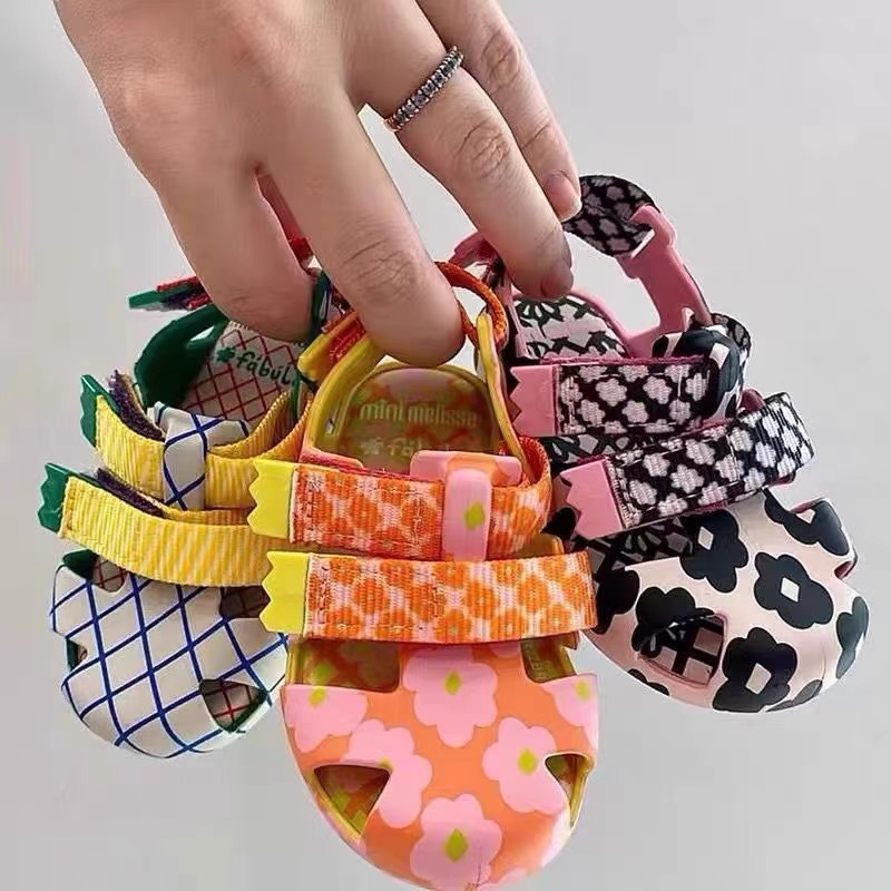 Pure Color Children's Fragrant Beach Shoes Image 1