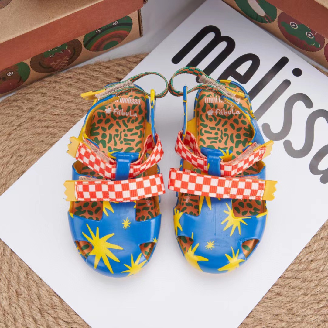 Pure Color Children's Fragrant Beach Shoes Image 6