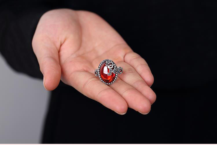 Wearable art in ring form