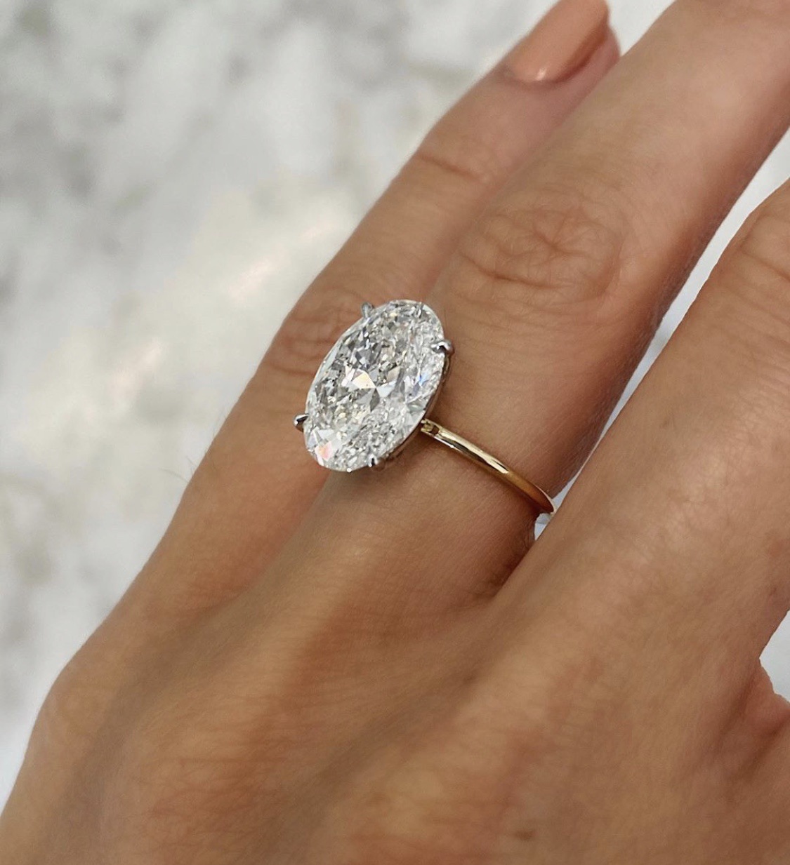 Simple Inlaid Zircon Ring - Gold