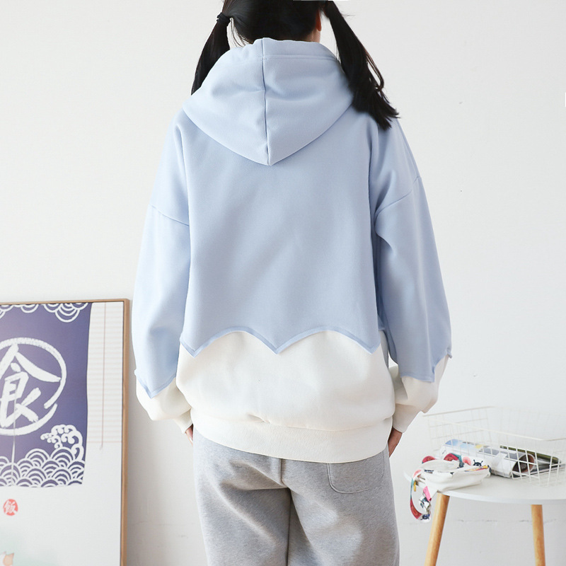 Cartoon Love Bear Print Hoodie Image 4