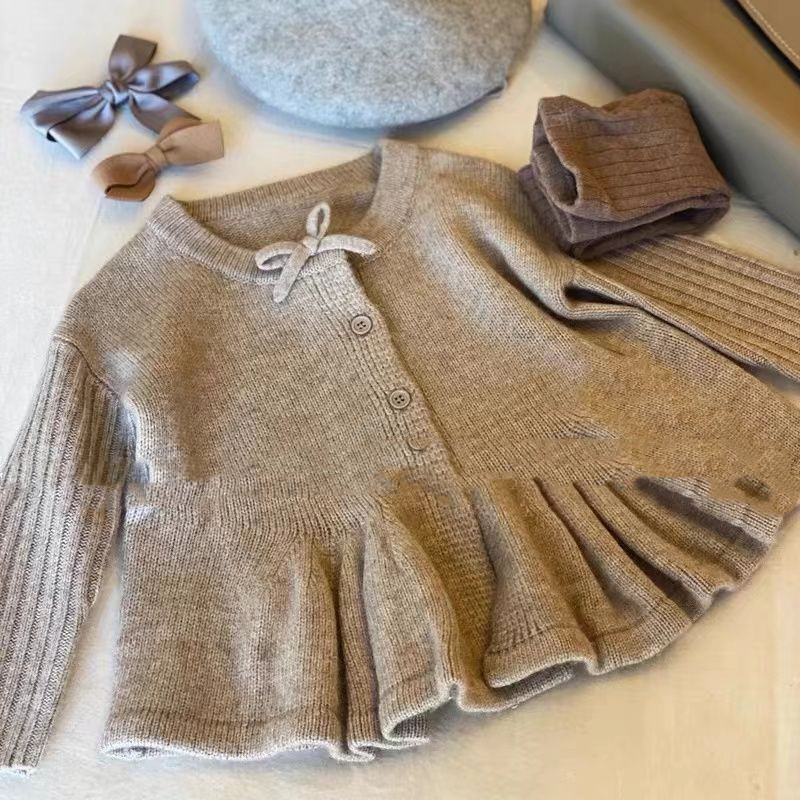 Knitted Cardigan Model 3