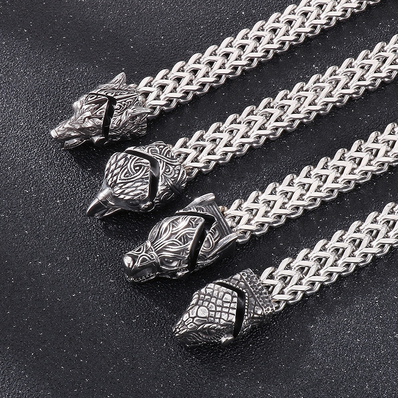Wolf head bracelet detail