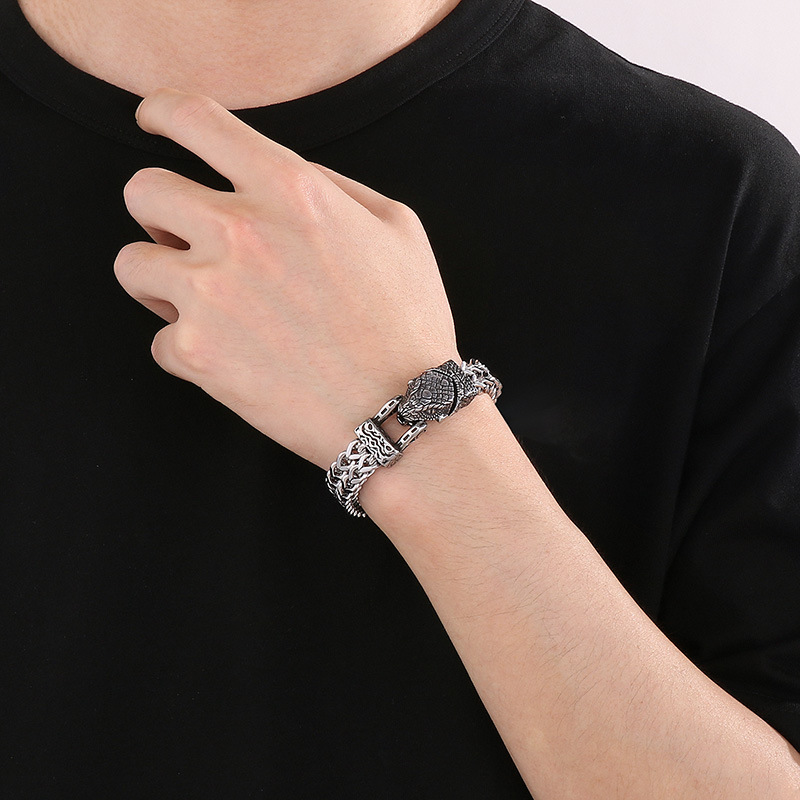 Viking bracelet styling