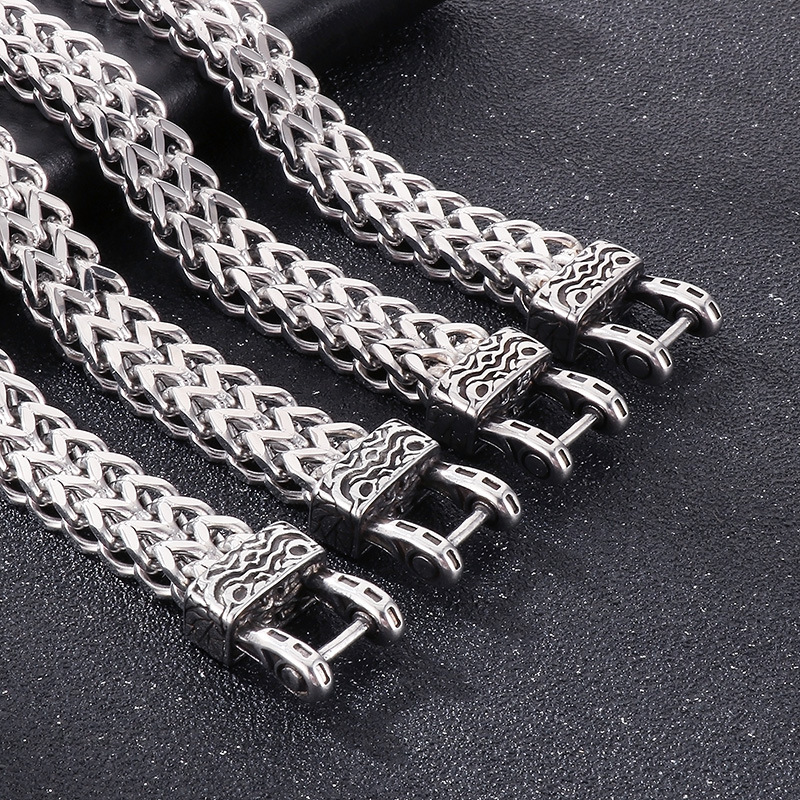 Snake head bracelet detail