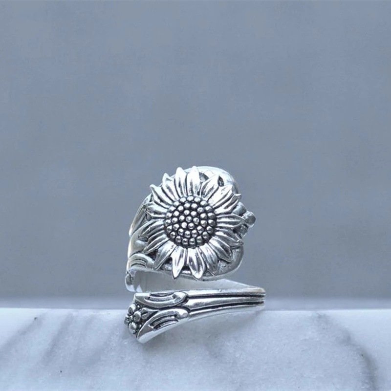 Female Thailand Silver Retro Little Daisy Ring Image 1