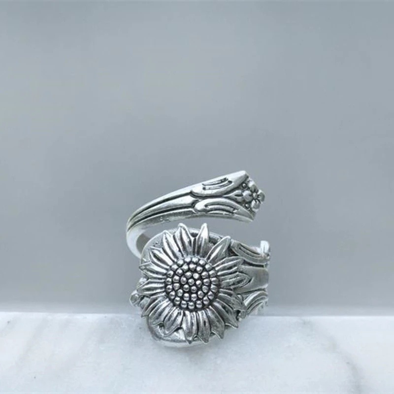 Female Thailand Silver Retro Little Daisy Ring Image 3