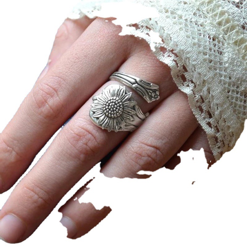 Female Thailand Silver Retro Little Daisy Ring Image 2