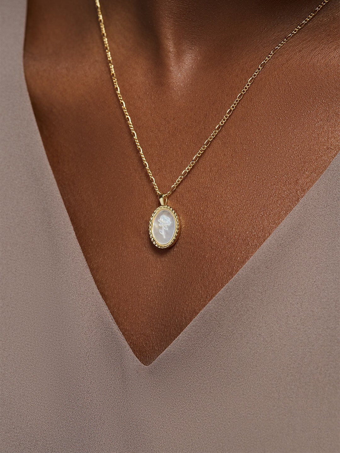 S925 Silver Plated Oval Embossed Rose Necklace Image 1
