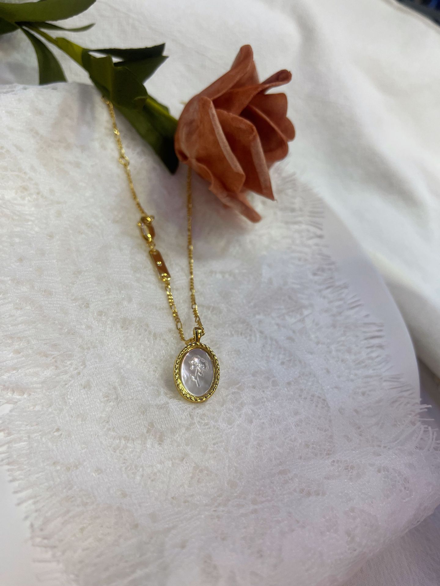 S925 Silver Plated Oval Embossed Rose Necklace Image 5