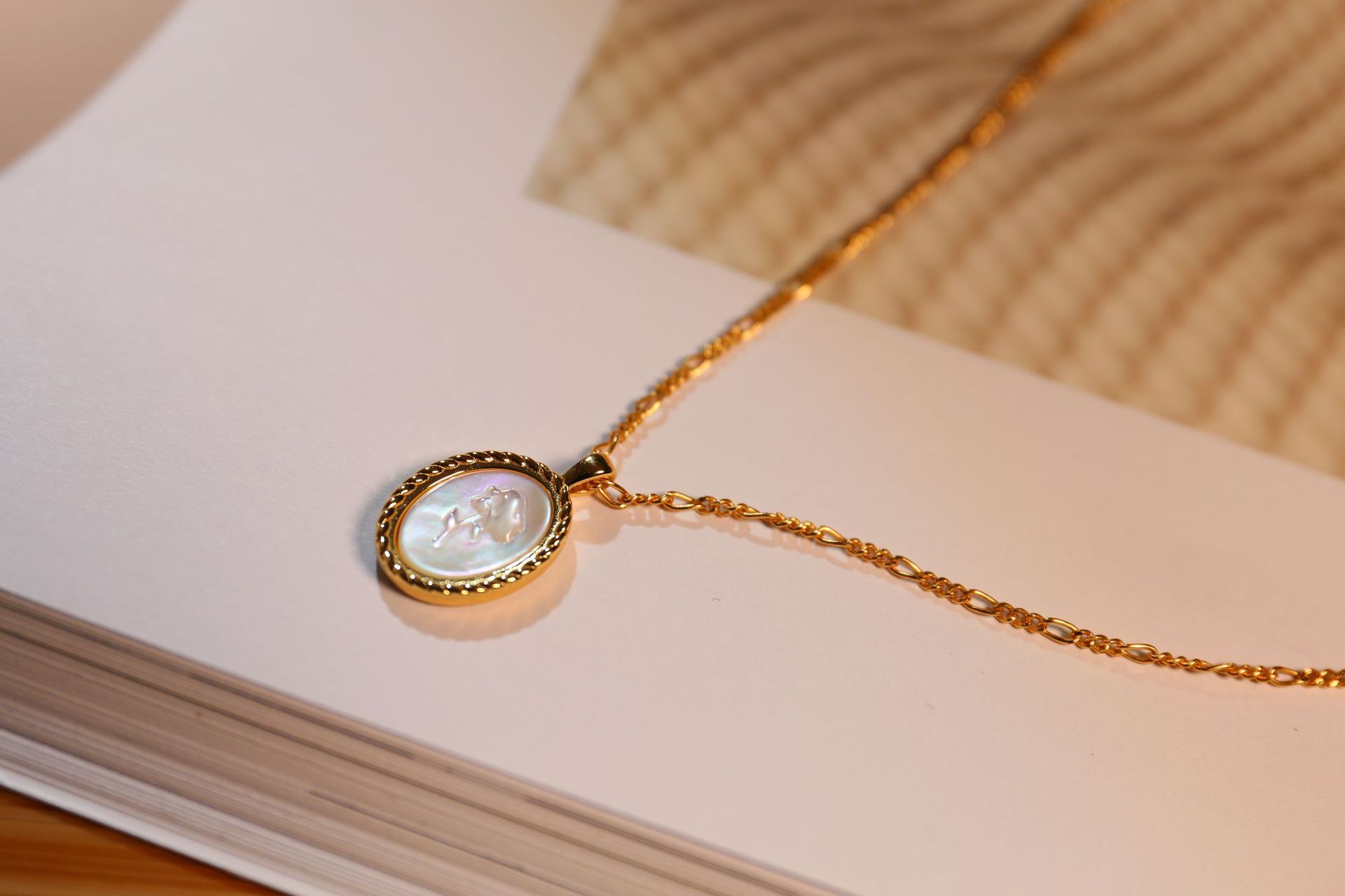 S925 Silver Plated Oval Embossed Rose Necklace Image 3