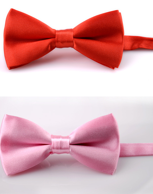 Solid color tri-fold bow tie