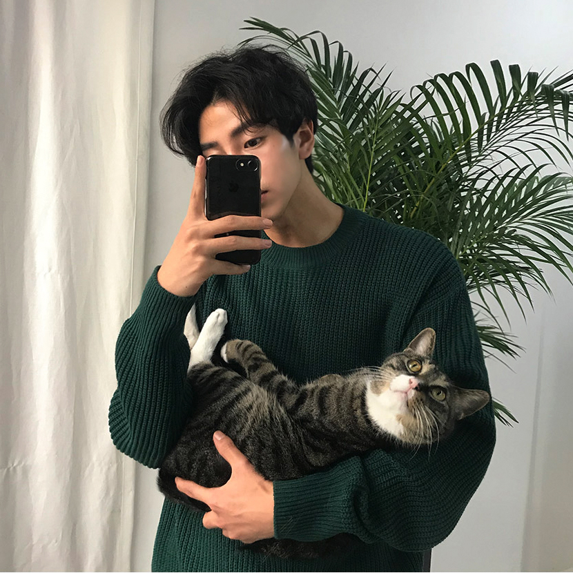 Sweater Image 10