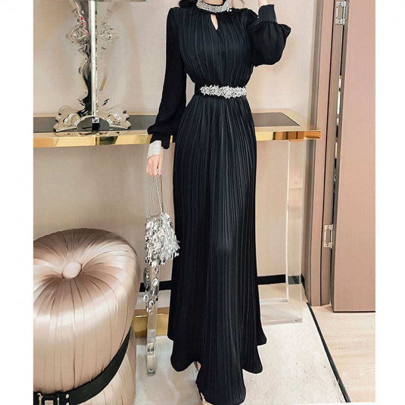 Chiffon Dress Image 4