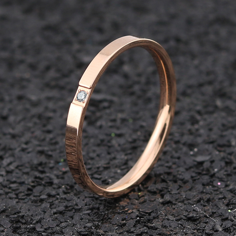 Anillo creativo de moda de acero de titanio con circonio - Imagen 1