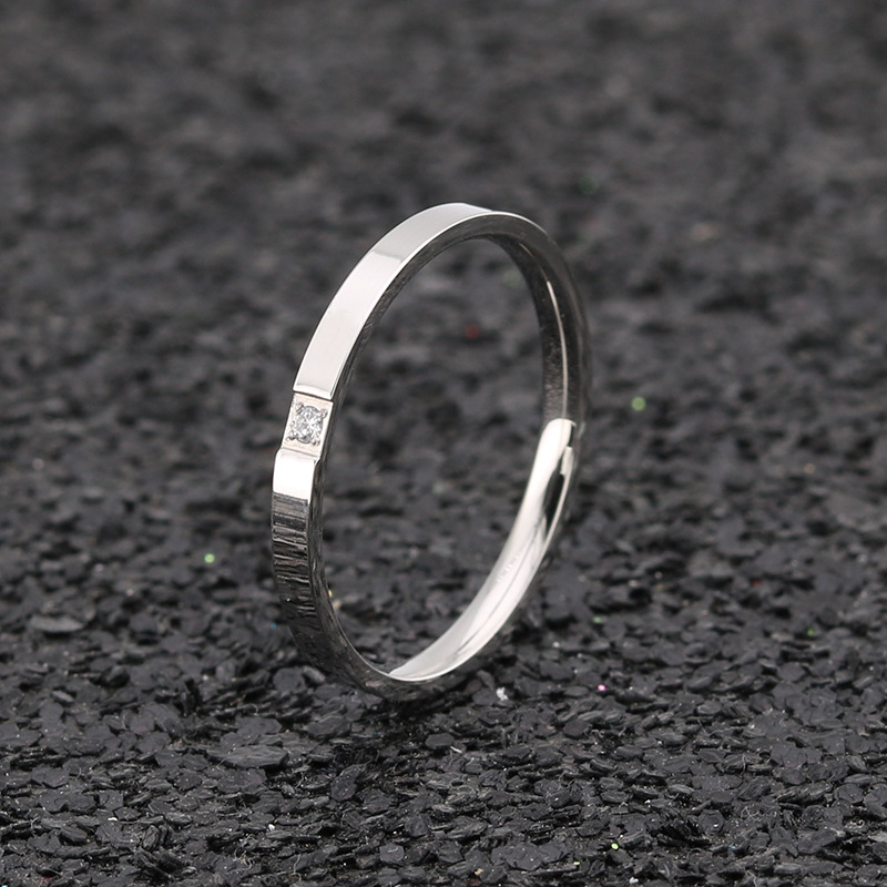 Anillo creativo de moda de acero de titanio con circonio - Imagen 3