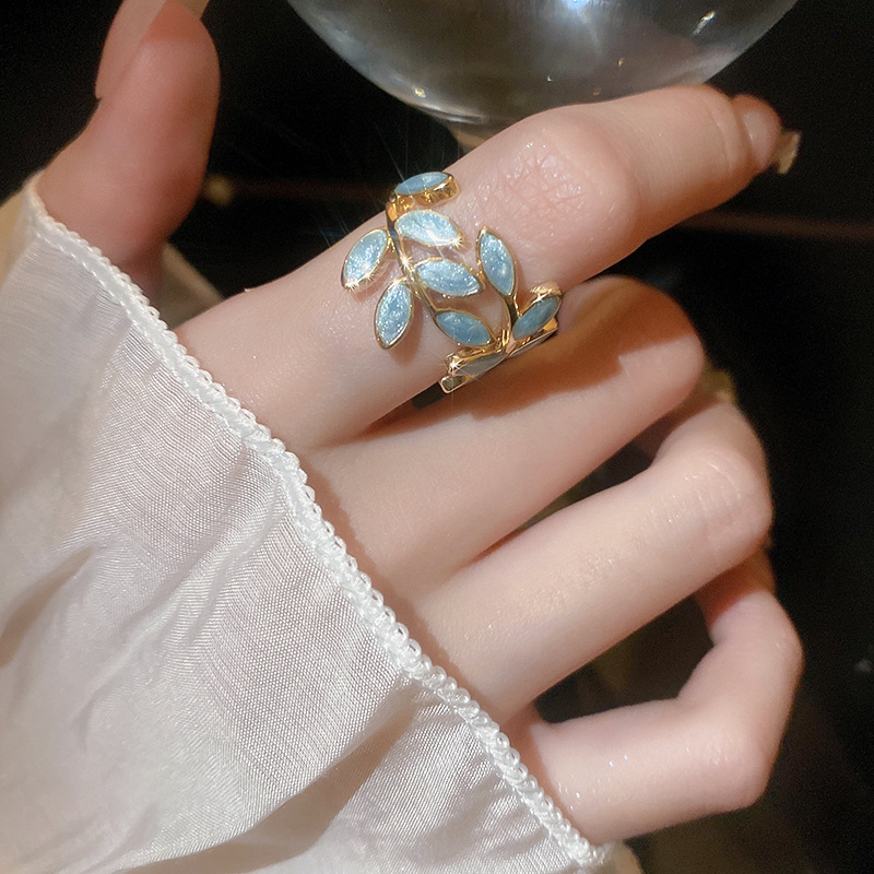 Korean Oil Dripping Leaf Ring Lifestyle 1
