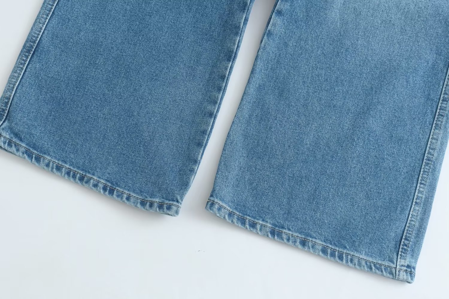 Stylischer Look mit Capri Jeans