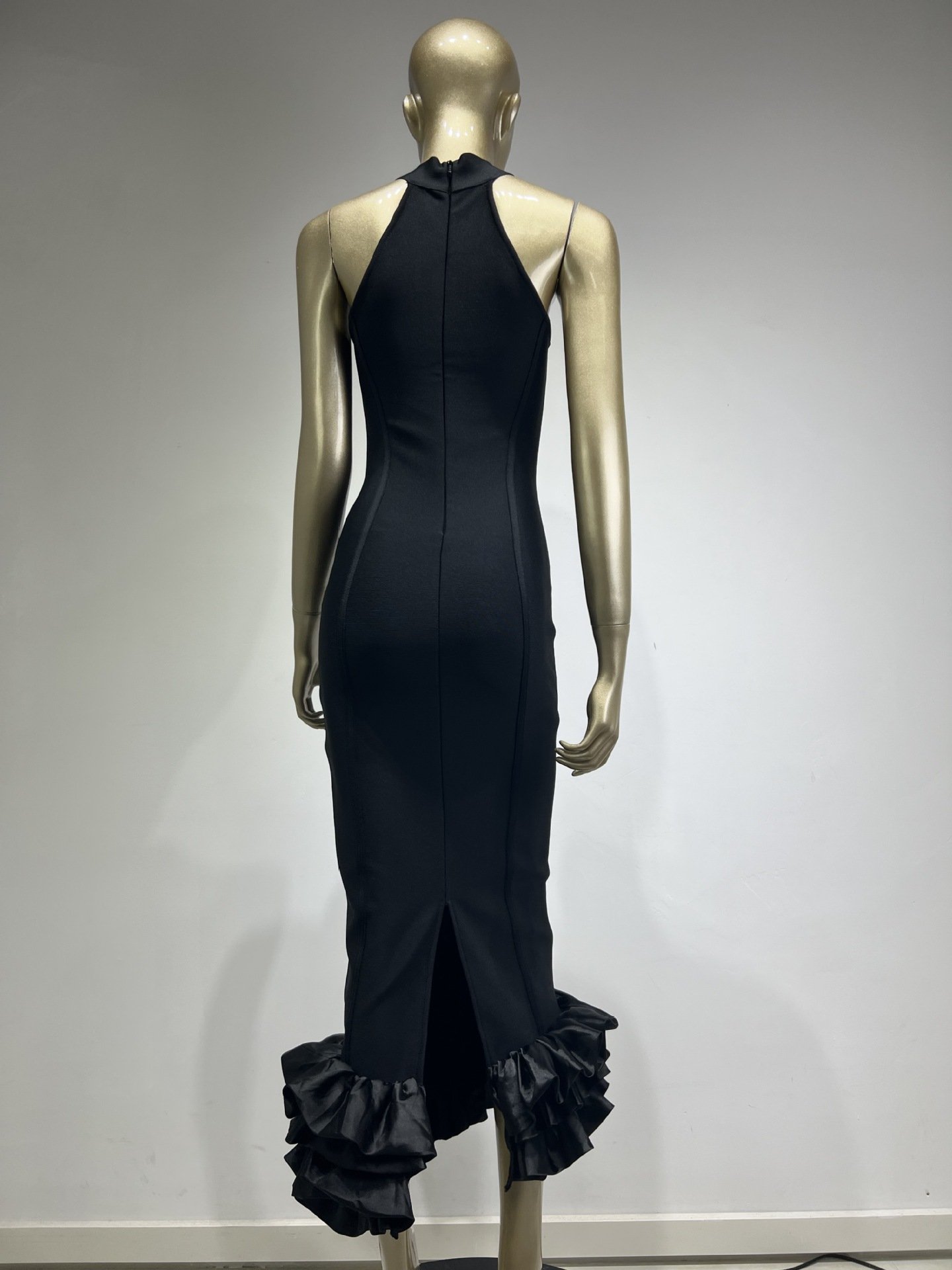 Elegant Sleeveless Cascading Skirt Party Dress
