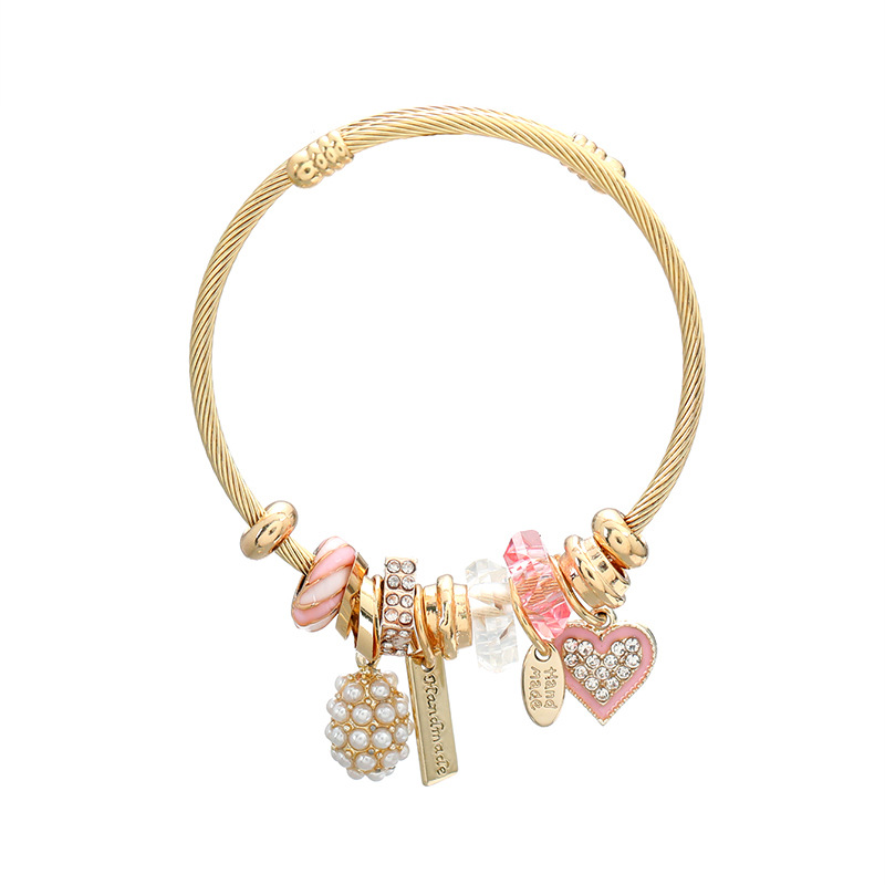 Pearl Heart Shaped Pendant Bracelet Image 4