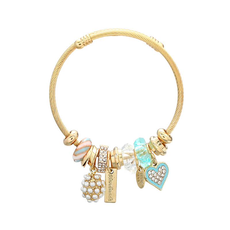 Pearl Heart Shaped Pendant Bracelet Image 5