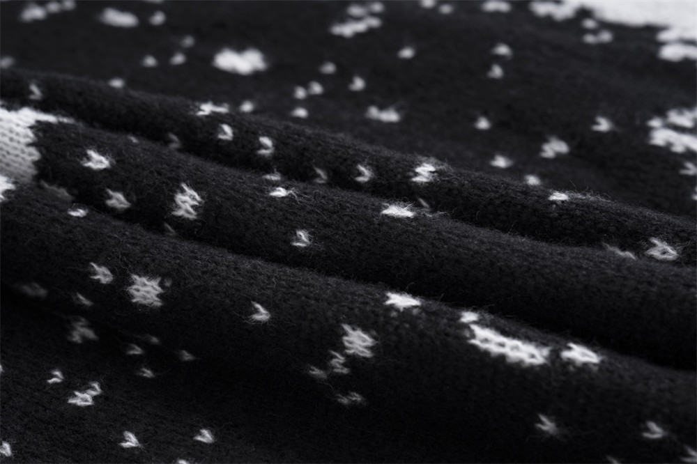 Men's Sweater Image 6