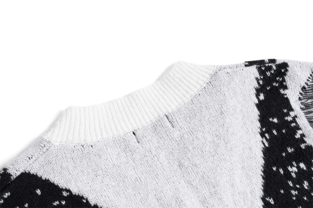 Men's Sweater Image 2