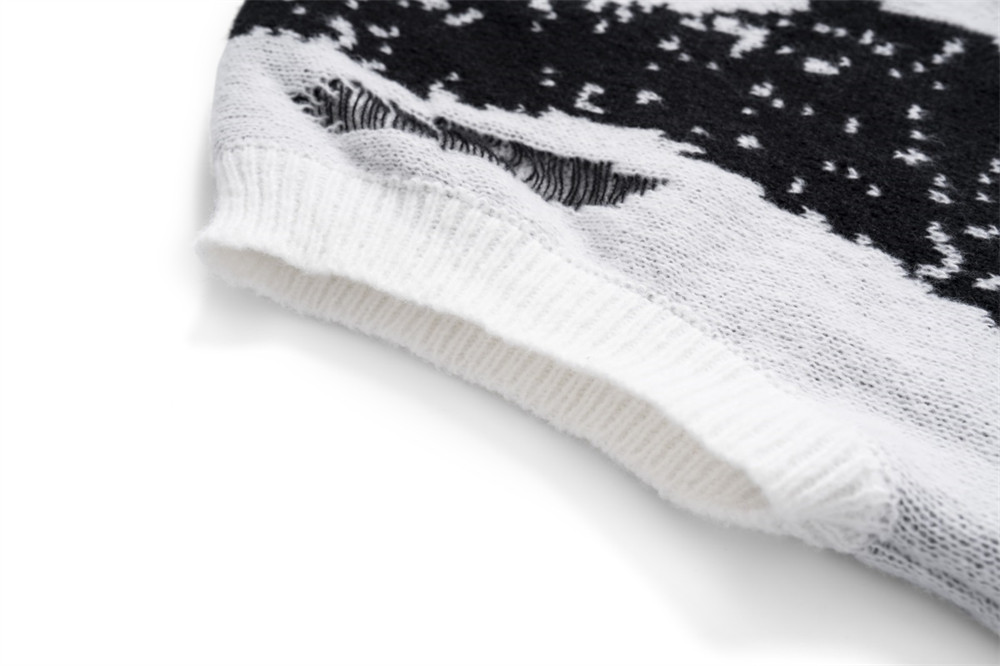 Men's Sweater Image 7