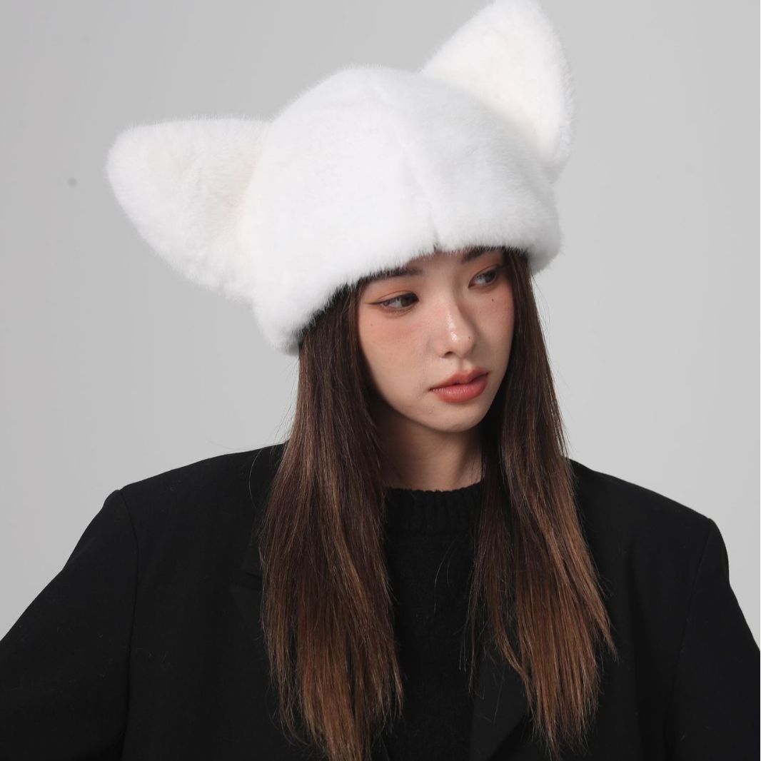 Plush Velvet Hat White