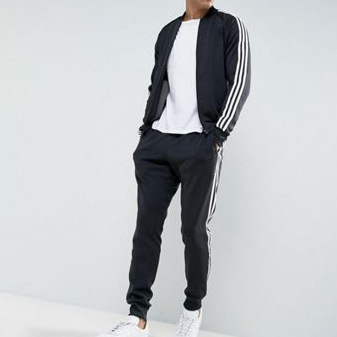 Leisure Sports Suit Image 1