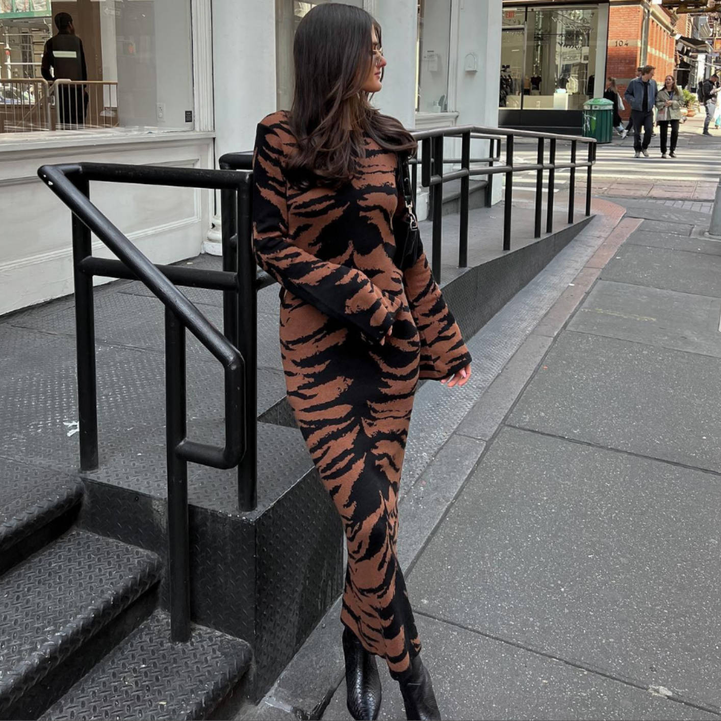 Women's Bell Sleeve Fashion Print Dress - Detail View