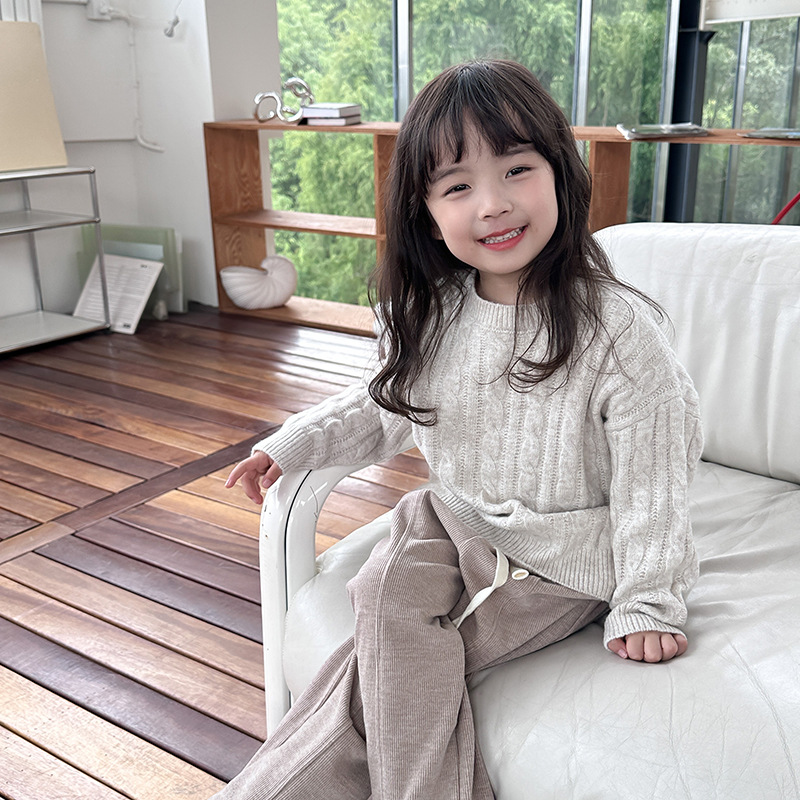 Girls' Comfortable Sweater Details