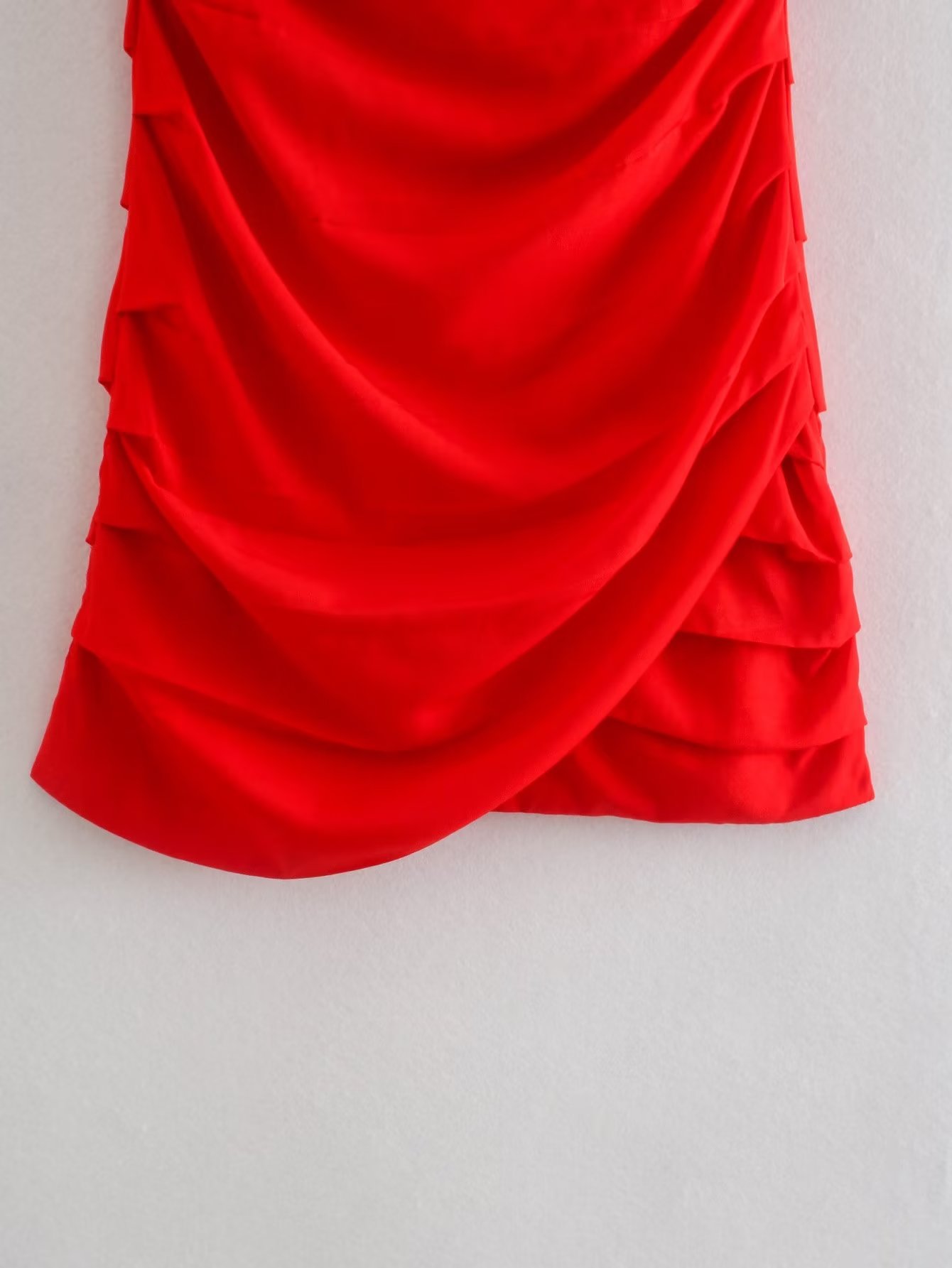 Off-shoulder Pleated Dress Image 3
