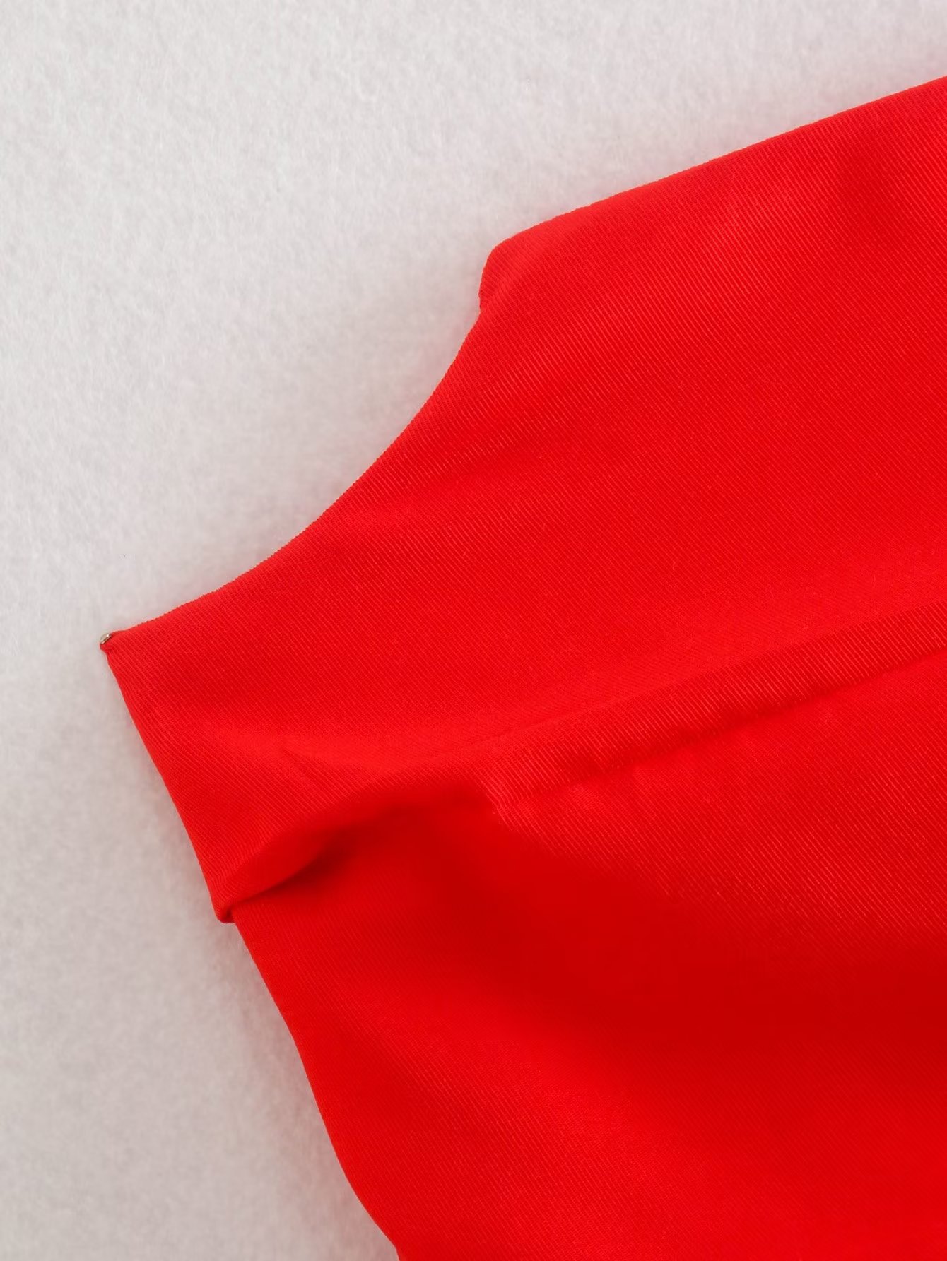 Off-shoulder Pleated Dress Image 7